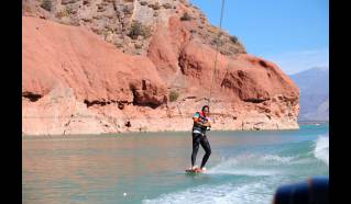 Wakeboarding, esquí acuático, wakesurf y trineo acuático